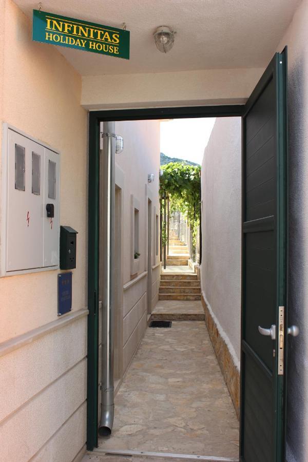 Apartments Infinitas Trogir Exterior photo